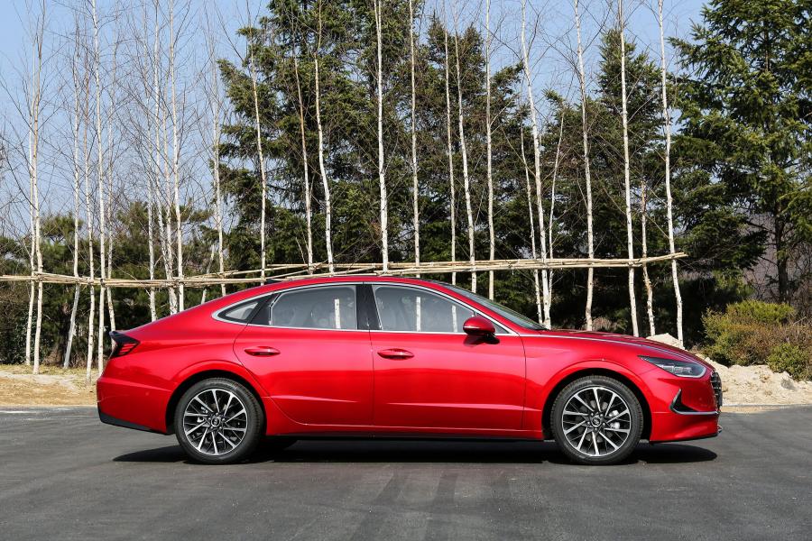  Hyundai Sonata 2019 года  (KR) (фото 42 из 42)